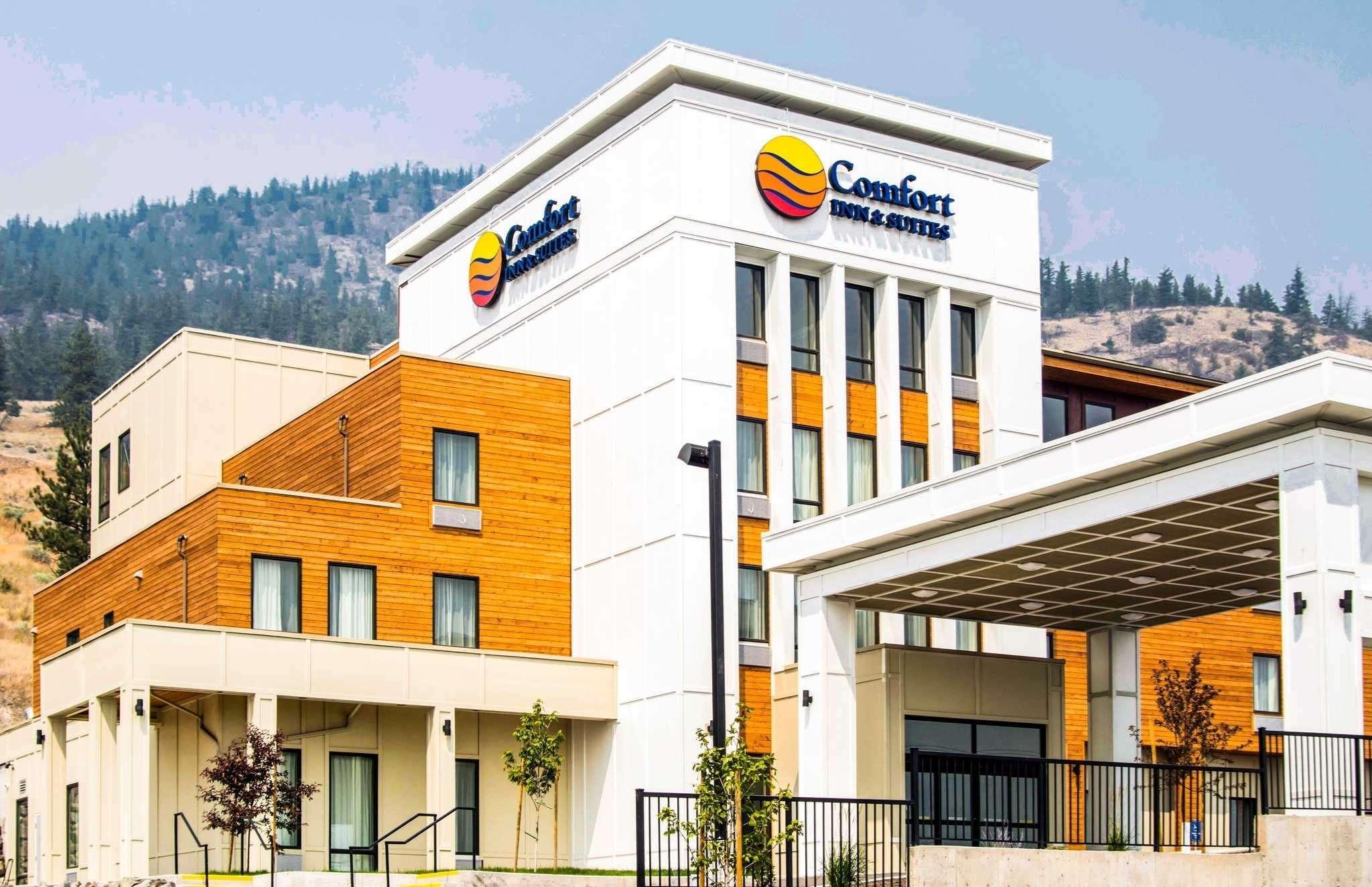 Comfort Inn & Suites Мерит Екстериор снимка