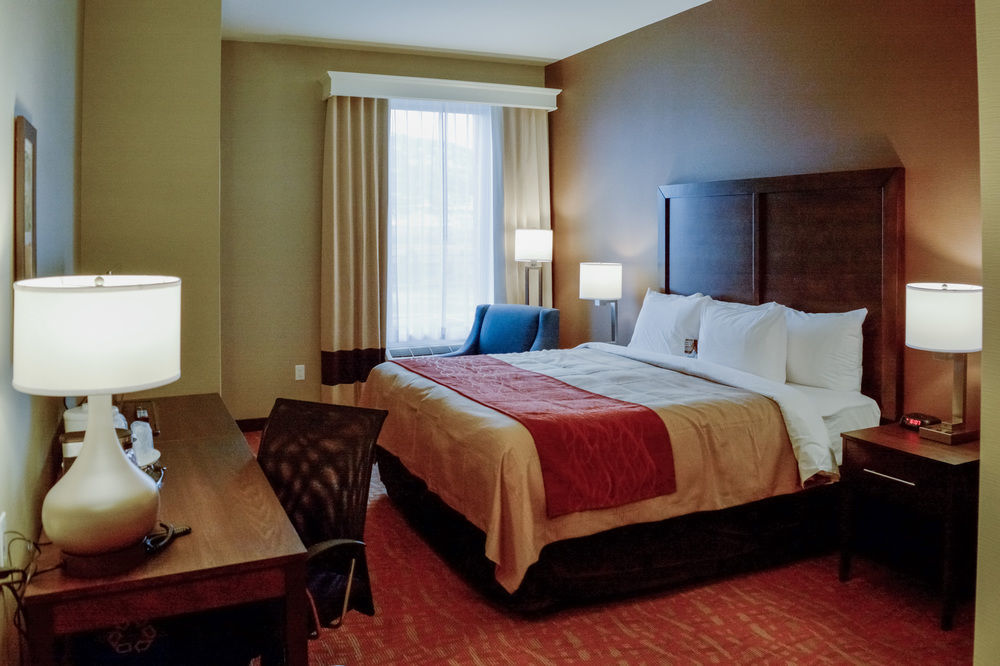 Comfort Inn & Suites Мерит Екстериор снимка